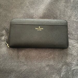 Kate spade long wallet - Blue inside - change zipper compartment Black